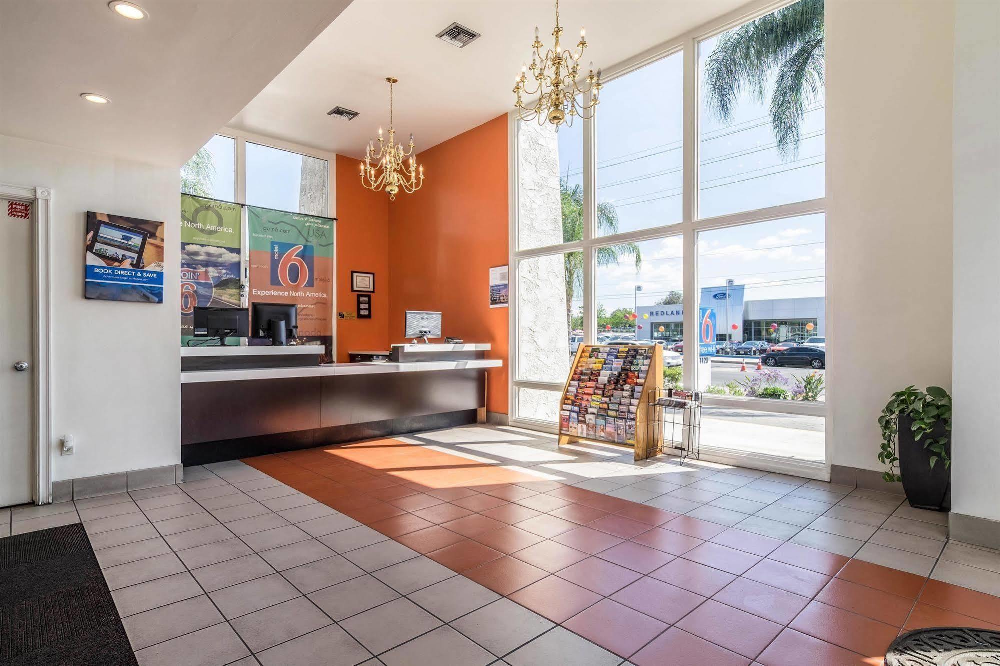 Motel 6-Redlands, Ca Bagian luar foto