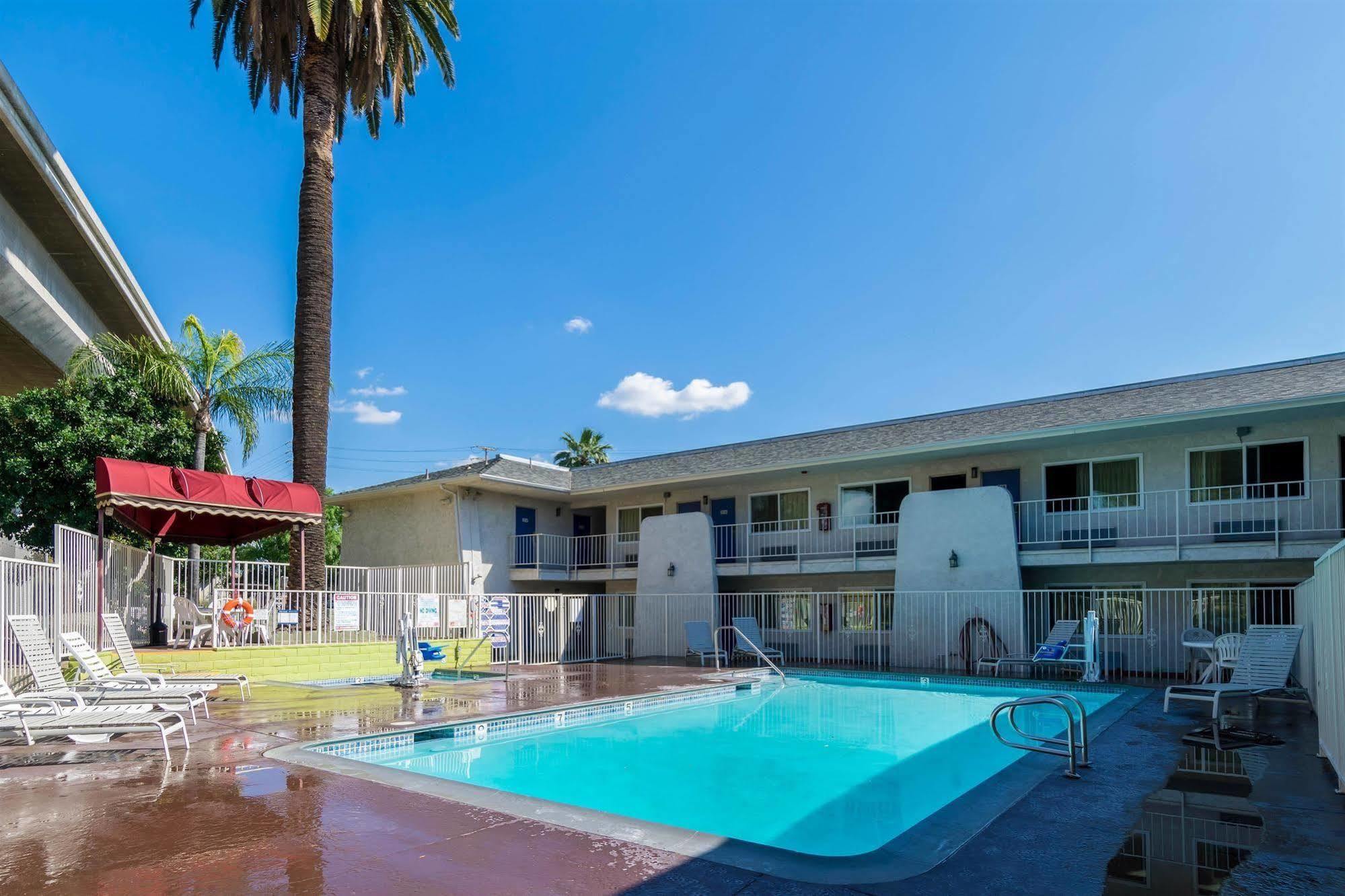 Motel 6-Redlands, Ca Bagian luar foto