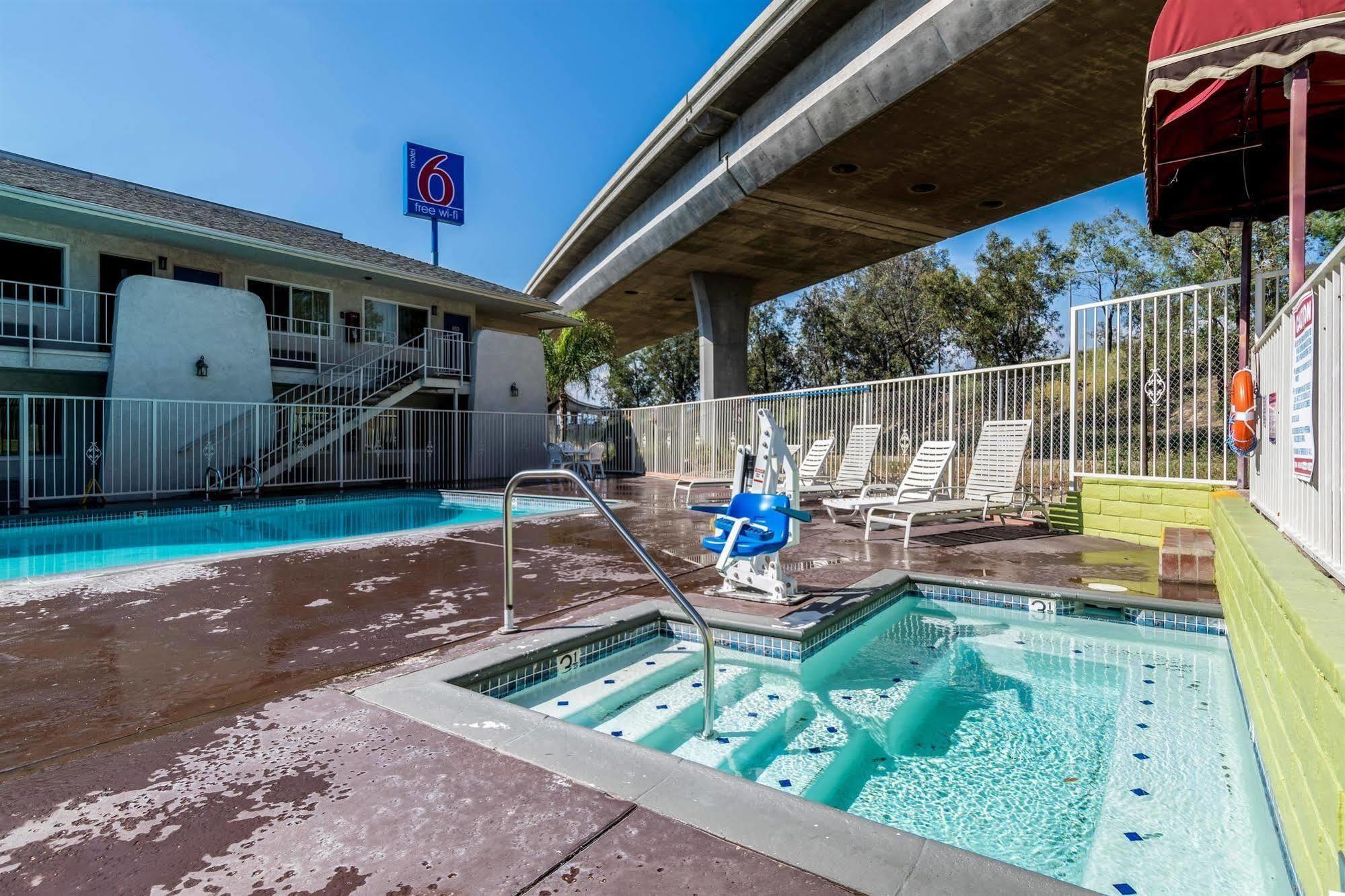Motel 6-Redlands, Ca Bagian luar foto