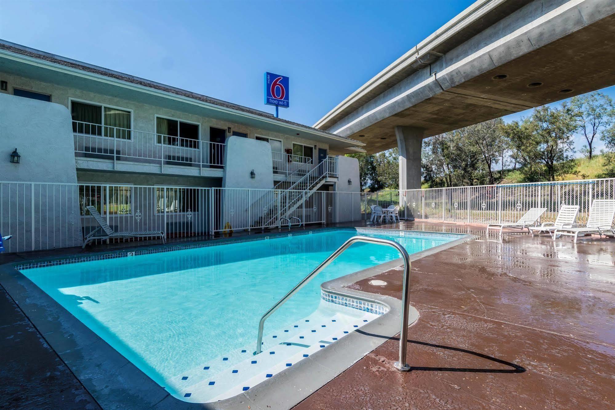 Motel 6-Redlands, Ca Bagian luar foto