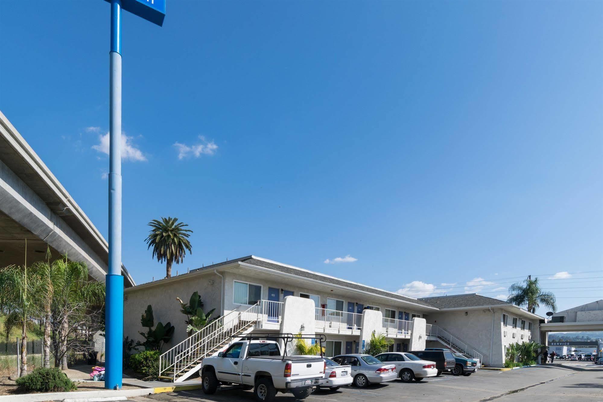 Motel 6-Redlands, Ca Bagian luar foto